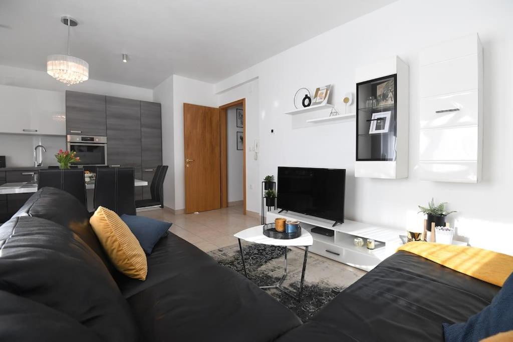 Family Apartment Manuela Задар Экстерьер фото